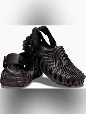 SALEHE BEMBURY CROCS